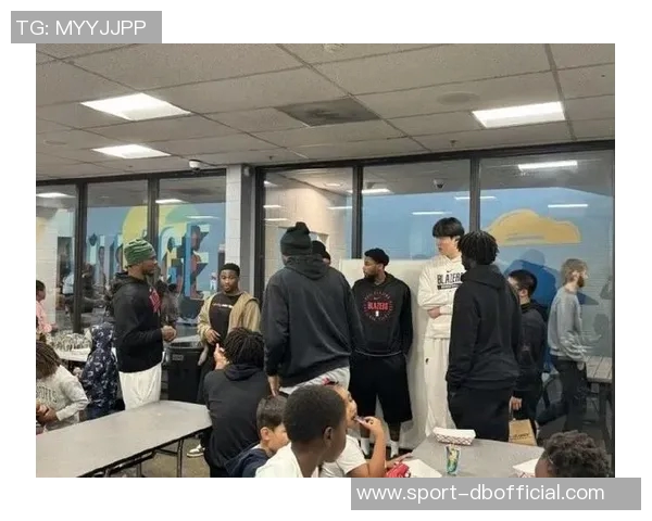 开拓者球员杨瀚森与利拉德参与儿童自我提升活动展现关怀